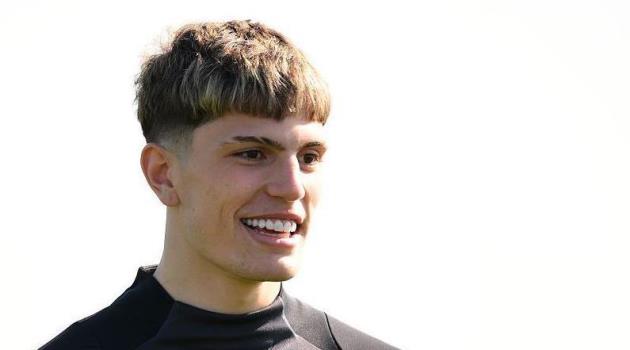 Ảnh bài viết Garnacho có mặt tại Stamford Bridge, cổ vũ đồng đội mới đấu Fulham