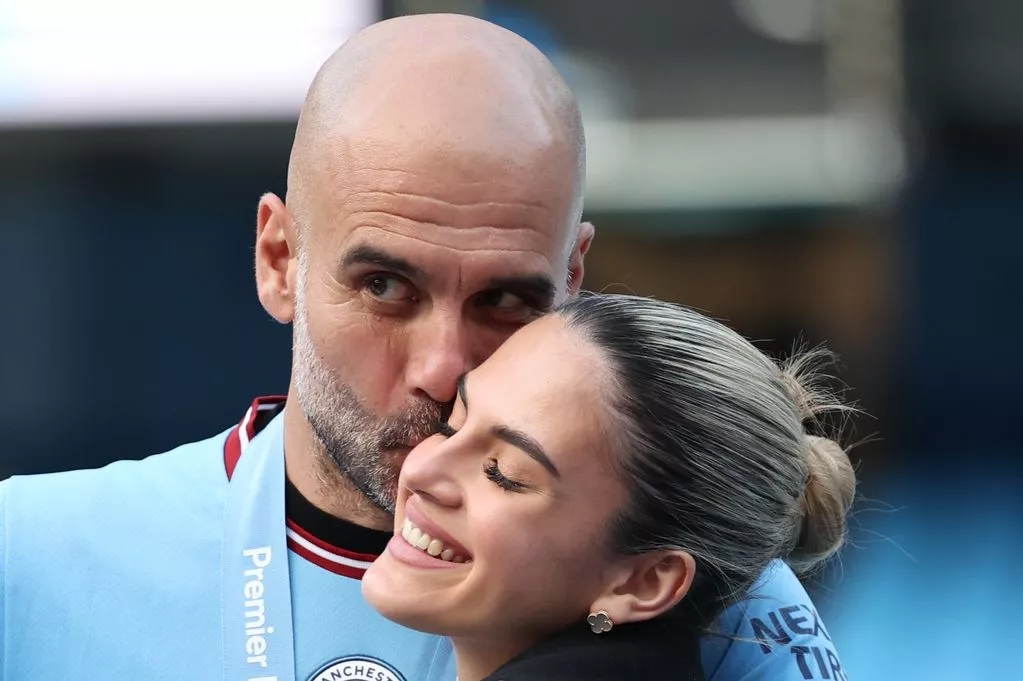 Pep Guardiola xác nhận cạo râu vì con gái chế xấu.
