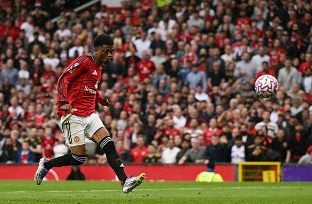 Ảnh bài viết Paul Merson: "Amad lẽ ra phải ghi bàn"