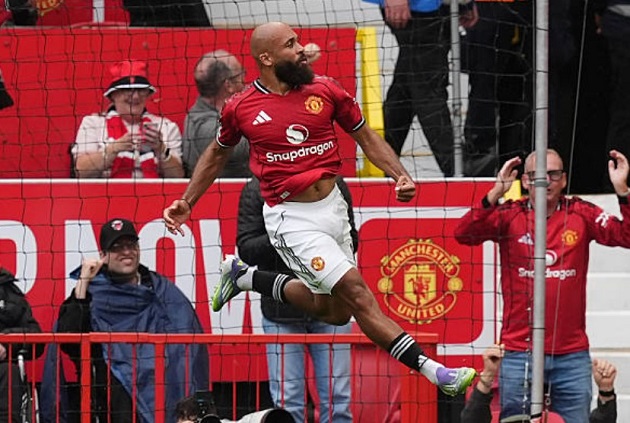 Bryan Mbeumo – 9/10 Mbeumo là cầu thủ nguy hiểm nhất của United trong trận đấu này. Anh có hai cơ hội ngon ăn trước khi ghi bàn thắng quan trọng đưa United