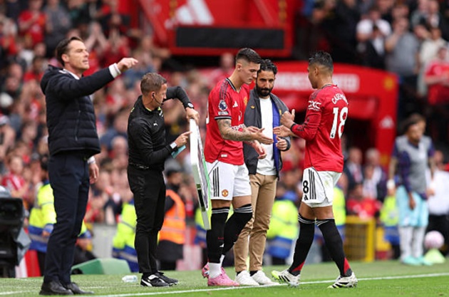 Amorim tung Sesko vào sân thay Casemiro ở phút 72.