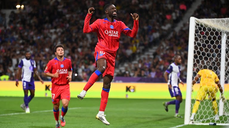 Dembele có được cú đúp.