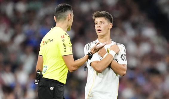 Guler bị từ chối 1 bàn thắng vì để bóng chạm tay.