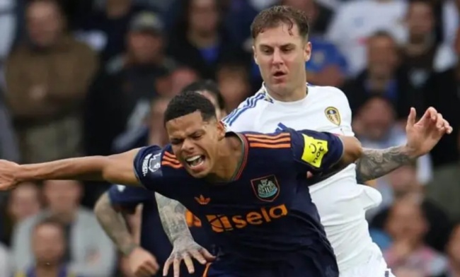 Newcastle hòa 0-0 Leeds United.