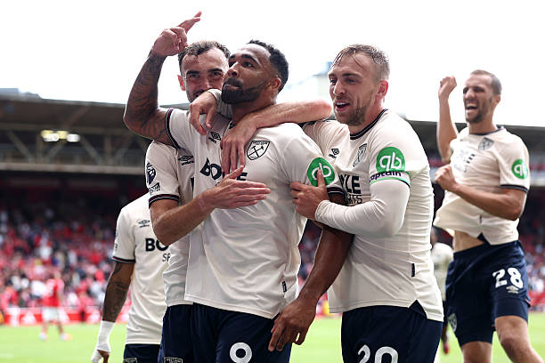 West Ham đại thắng trên sân khách.