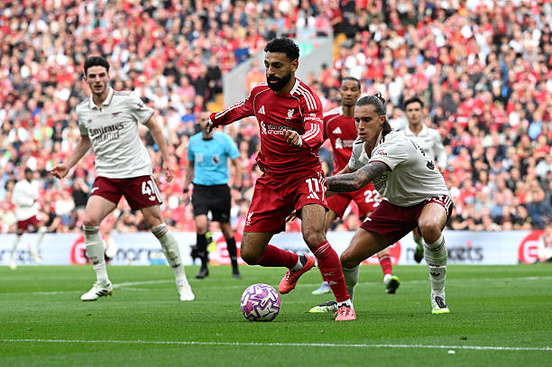 Mohamed Salah: 7.6 điểm. Bị phạm lỗi một vài lần trong hiệp một, nên anh không thể tạo ra nhiều ảnh hưởng lên trận đấu. Có bóng nhiều hơn sau giờ nghỉ và nhiều lần gây sóng gió cho hàng phòng ngự Arsenal.