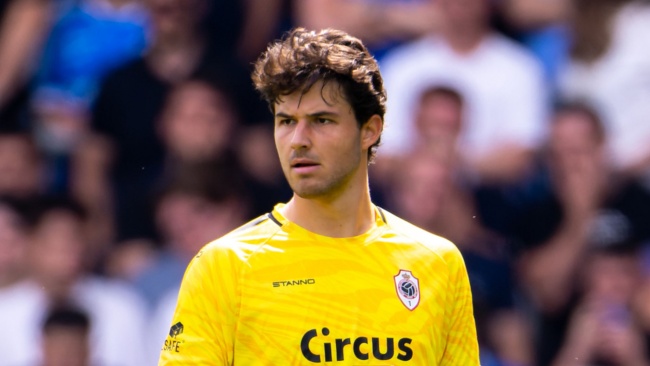 MU có chữ ký của Senne Lammens.