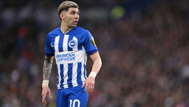 Ensico gia nhập Strasbourg từ Brighton