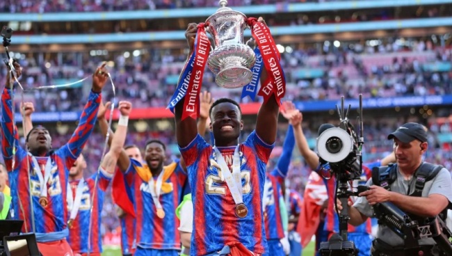 Thương vụ Guehi của Liverpool thất bại.