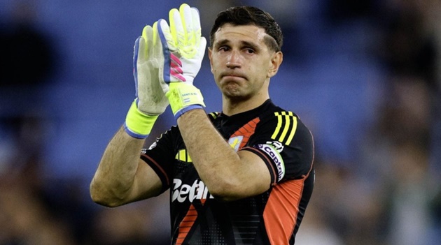 Martinez không thể rời Villa.