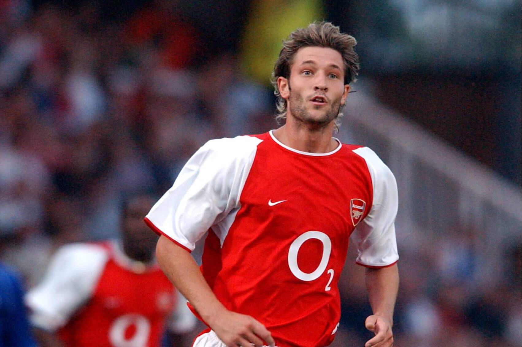 John Halls khi còn thi đấu trong màu áo Arsenal