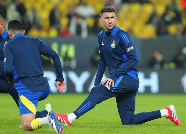 Laporte không thể ra sân cho Athletic Club và hiện vẫn ở lại Al Nassr.