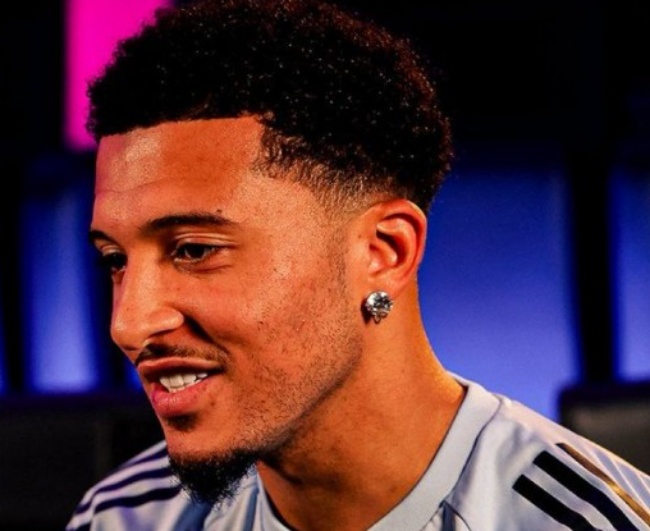 Sancho gia nhập Aston Villa.
