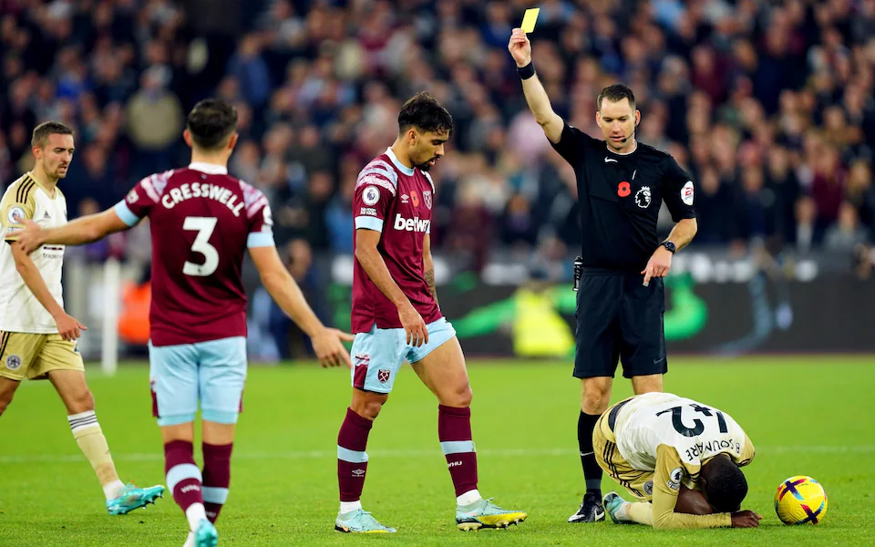 FA tin rằng Paqueta cố tình phạm lỗi để nhận thẻ vàng