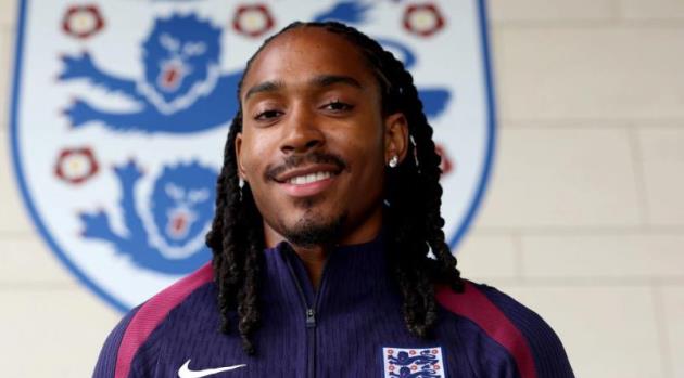 Djed Spence được gọi vào ĐTQG Anh.