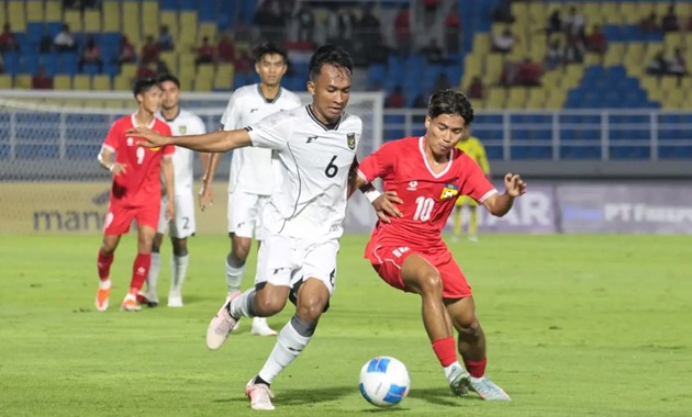 Indonesia bị cầm hoà trên sân nhà.