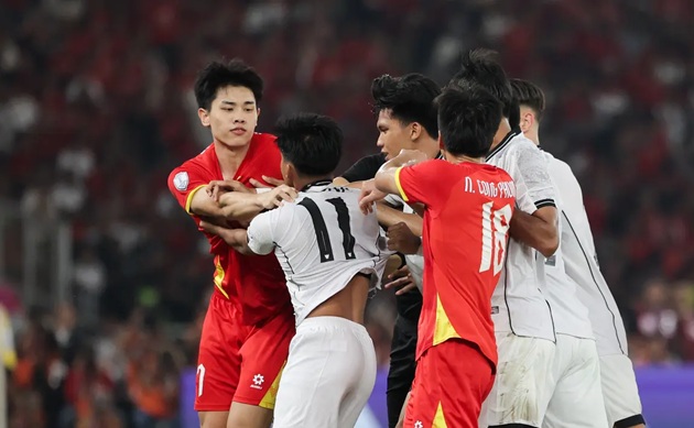 Ảnh bài viết Chuyên gia Indonesia: U23 Lào "dựng xe buýt" như Việt Nam