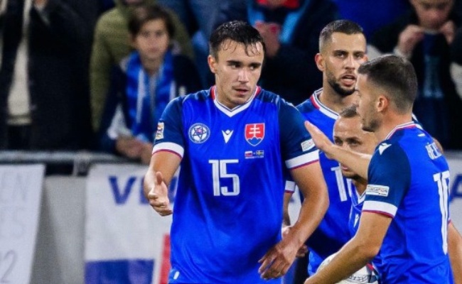 Slovakia giành chiến thắng 2-0 trước Đức.