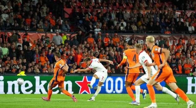 Ảnh bài viết Matty Cash lập siêu phẩm giúp Ba Lan cầm hòa Hà Lan