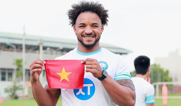 Ảnh bài viết Xuân Son từng nghĩ không gắn bó lâu với Việt Nam