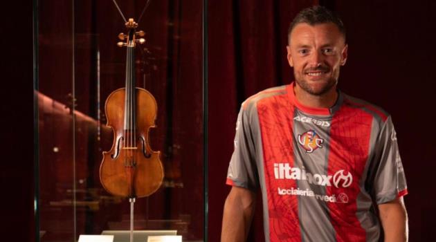 Ảnh bài viết Cremonese công bố Vardy tại nhà hát âm nhạc cổ điển nổi tiếng