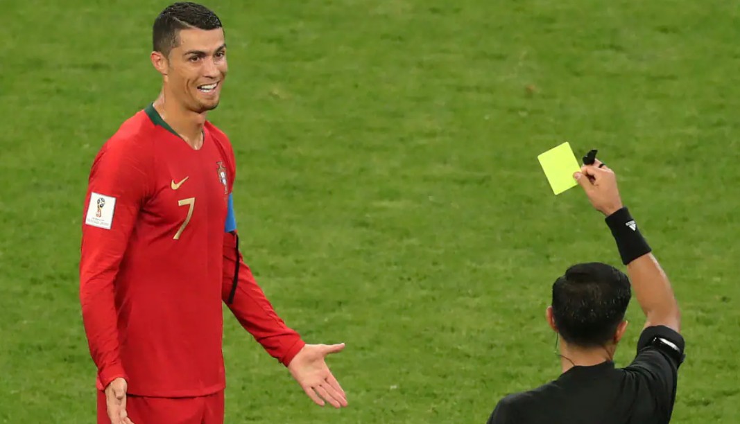 FIFA có tiêu chí tính điểm dựa trên số thẻ phạt để xác định đội nào có thứ hạng tốt hơn dựa theo tiêu chí luật fair-play.