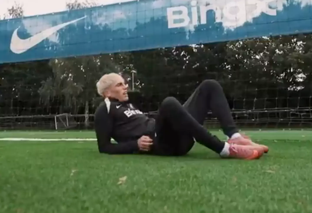 Ảnh bài viết CĐV Man Utd phản ứng với Garnacho sau buổi tập đầu tiên tại Chelsea