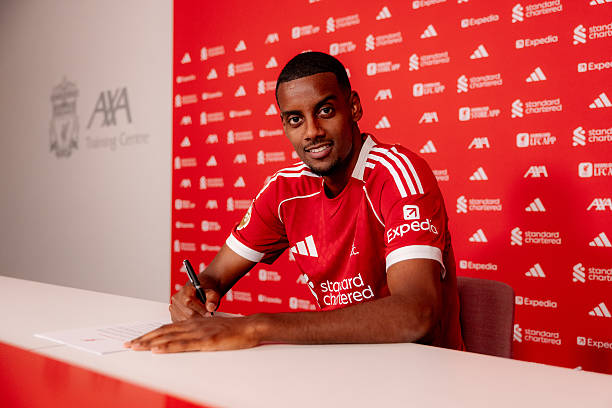 Ảnh bài viết Nhìn lại ngày cuối kịch tính của Liverpool: Bom tấn Isak và cú sụp đổ Guehi