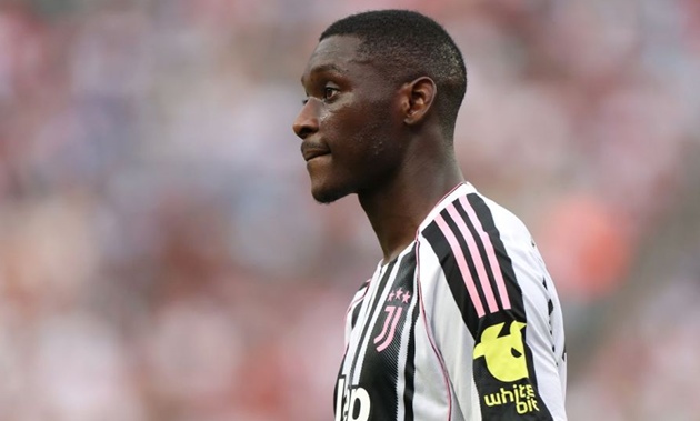 Phía PSG tức giận với Juventus về vụ Muani