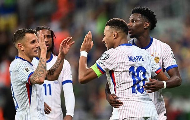 Kylian Mbappe tiếp tục thể hiện ấn tượng trong màu áo tuyển Pháp.