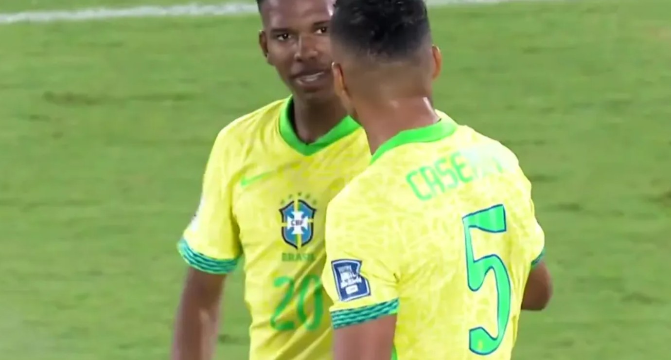 Casemiro không hài lòng với Estevao ở trận Brazil thắng Chile