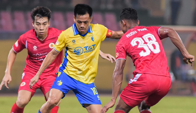 Hà Nội FC vừa trải qua thất bại 2-4 trước CAHN. Ảnh: Hà Nội FC.