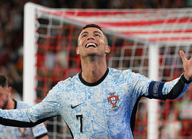 Ronaldo tiếp tục toả sáng ở đội tuyển.