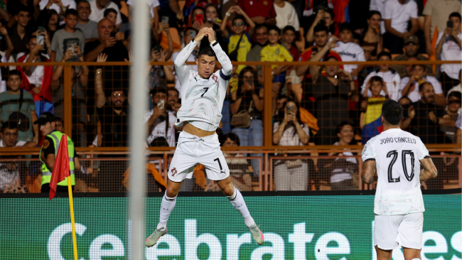 Ảnh bài viết Cristiano Ronaldo tỏa sáng: Tiến gần cột mốc vĩ đại; Tham vọng 1000 bàn thắng