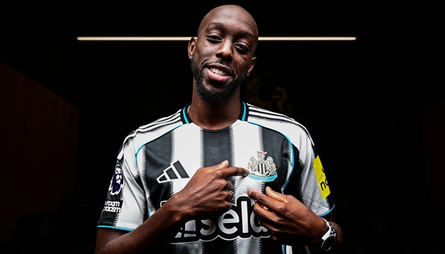 Ảnh bài viết "Bom tấn" 55 triệu bảng của Newcastle lỡ đại chiến Chelsea, Man Utd