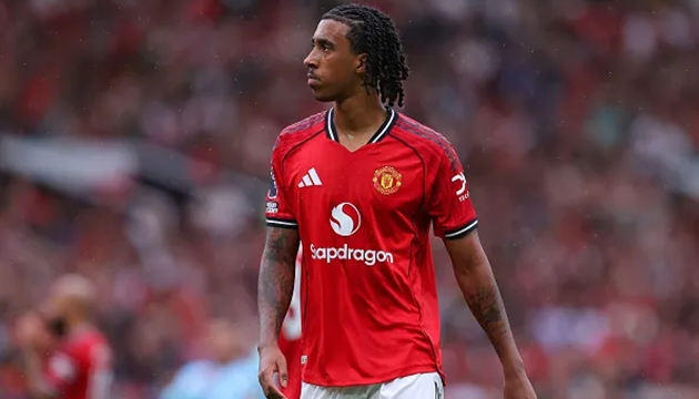 Ảnh bài viết Kế hoạch bất ngờ của Amorim: Leny Yoro trở thành 'Rodri mới'?