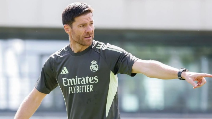 Xabi Alonso đang có màn khởi đầu thuận lợi.