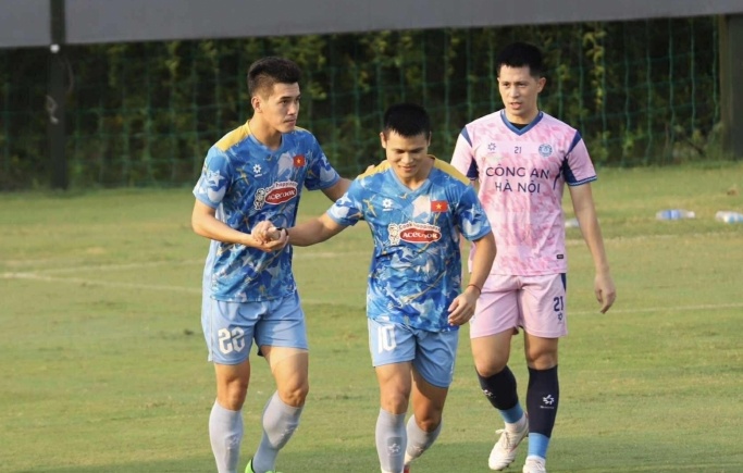 Tuyển Việt Nam đánh bại CAHN.