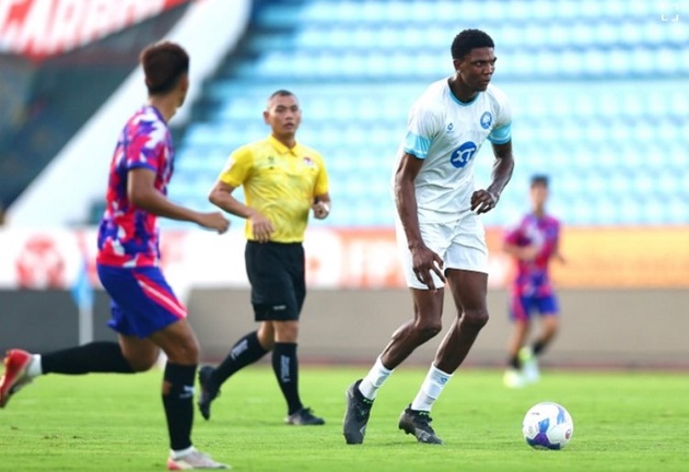 Ảnh bài viết Tân binh "cao kều" của Nam Định lại lập công