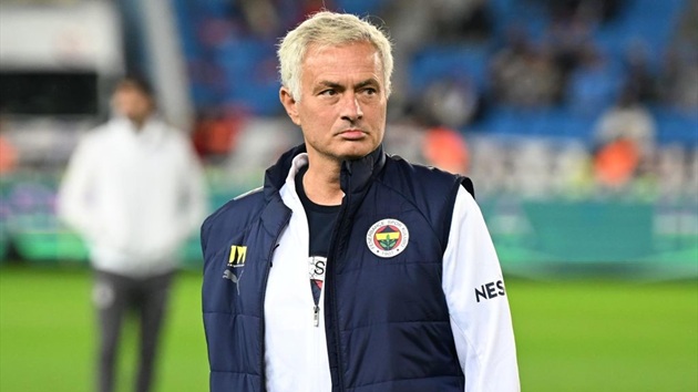 Yếu tố "không thể chấp nhận được" khiến Mourinho bị Fenerbahce sa thải