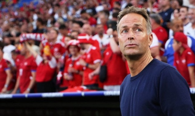 NÓNG! Leverkusen có HLV mới thay Ten Hag