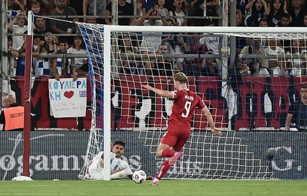 Ảnh bài viết Đan Mạch thắng 3-0 trên đất Hy Lạp, Hojlund ghi bàn trở lại