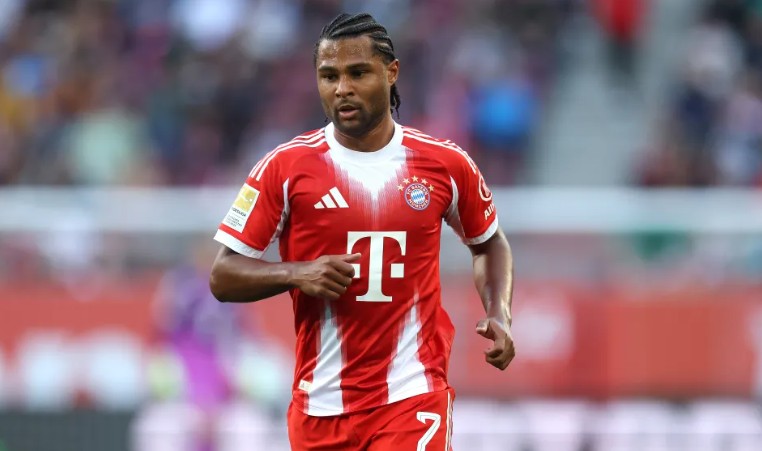 Serge Gnabry đối mặt tương lai bất định tại Bayern Munich