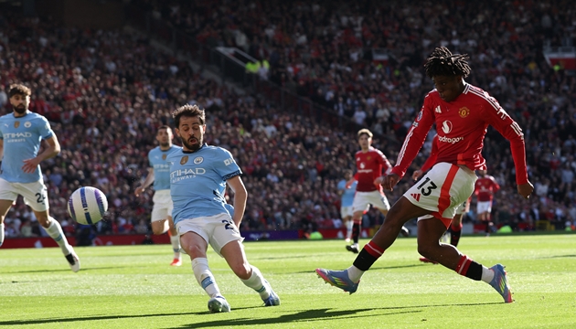 Tốc độ của Dorgu có thể khai thác khoảng trống nơi hành lang phải của Man City.