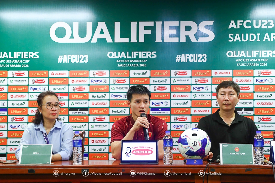 U23 Việt Nam toàn thắng vòng loại, HLV Kim Sang Sik và Nguyễn Thanh Nhàn chia sẻ cảm xúc - gu1vn net