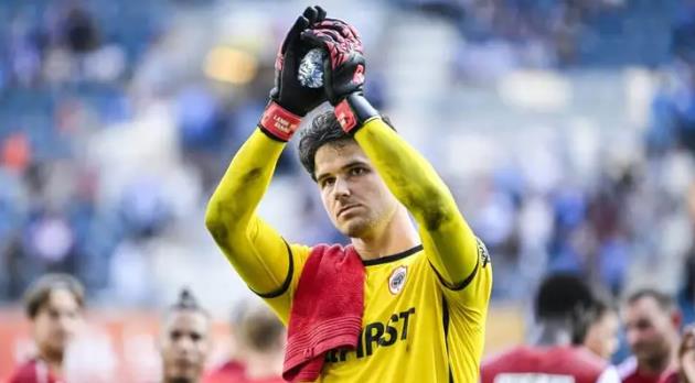 Ben Foster cảnh báo Man Utd về Senne Lammens