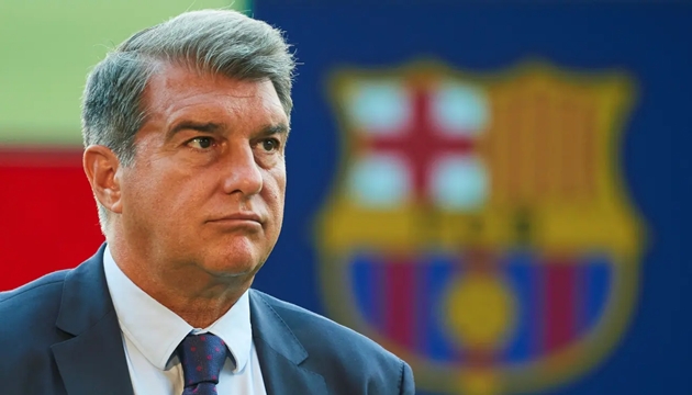 Joan Laporta chưa thể đưa Barcelona trở về Camp Nou.