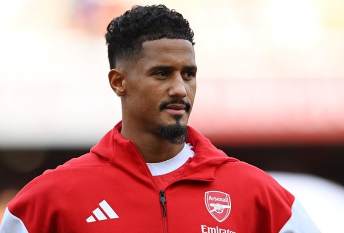Arsenal đàm phán hợp đồng mới với Saliba.