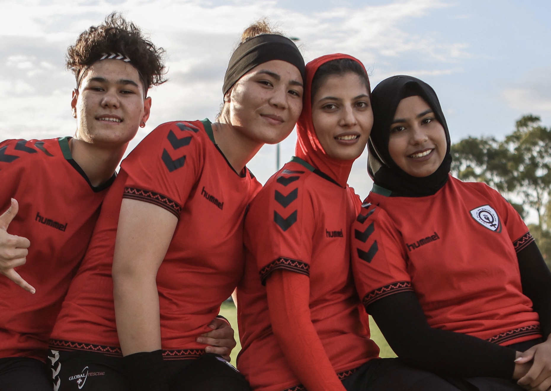 Các cầu thủ nữ Afghanistan phải vượt qua nhiều thử thách nơi đất khách để theo đuổi đam mê