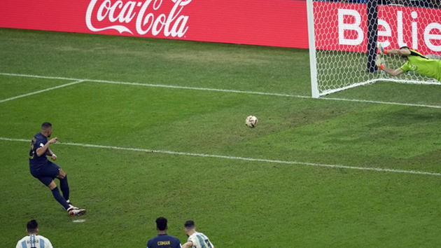 Mbappe đã thực hiện thành công 2 quả 11m trong thời gian chính thức và hiệp phụ trước Argentina.